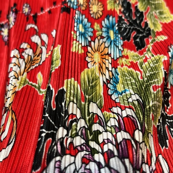 Vintage Floral Crinkle V-Neck Asian Print Top - Picture 10 of 14